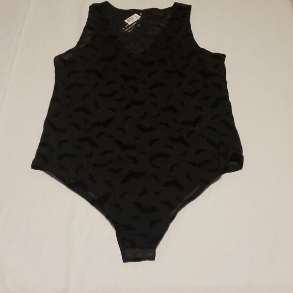 Torrid 3X Black Bat Velvet & Mesh V Neck Bodysuit - Picture 4 of 11